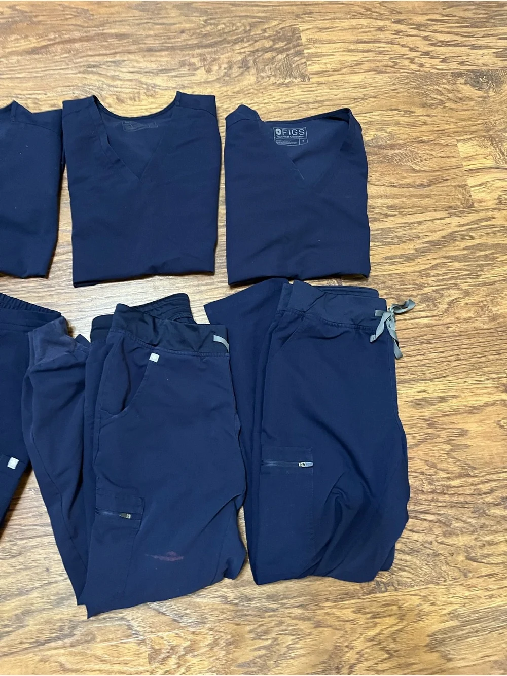 Bundle of 4 FIGS Navy Scrub Sets - Size Small - Picture 3 of 16